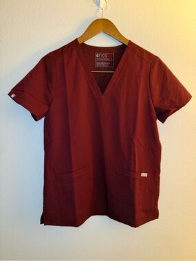 Figs Women’s V-Neck Top - Burgundy